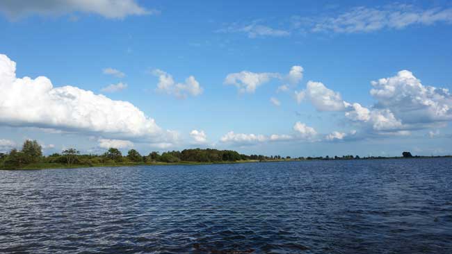 sailing-2739444_1920.jpg